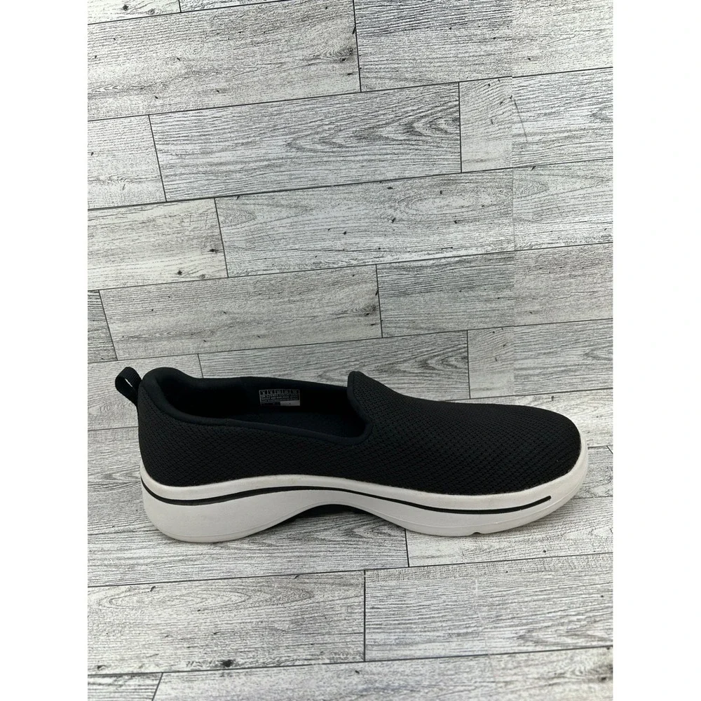 Skechers Women's Black Arch Fit Air Cooled Slip‎ On Sneakers Shoes Size 9